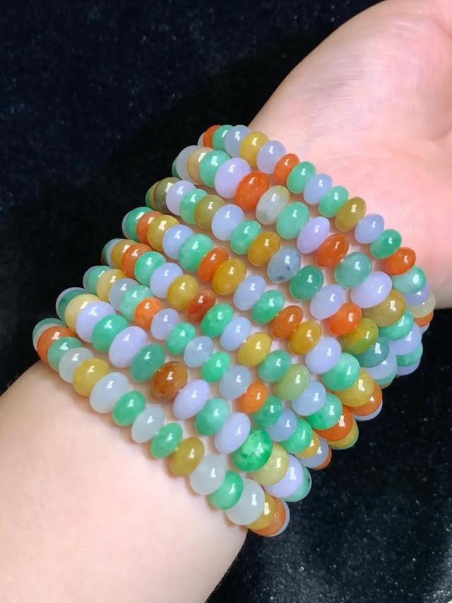 翡翠|种水好,完美度又高的多彩手串是多么的可遇不可求?