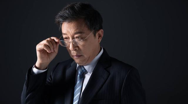 大智慧|“大智慧”的中年职场人,有5种表现,看似沉默实则“内有乾坤”