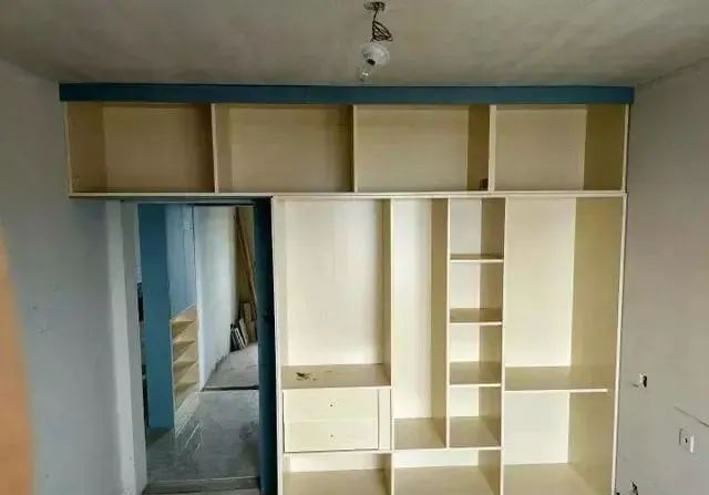 我家新房，花3万找亲戚打的全屋柜子，太漂亮实用了，看完都夸！