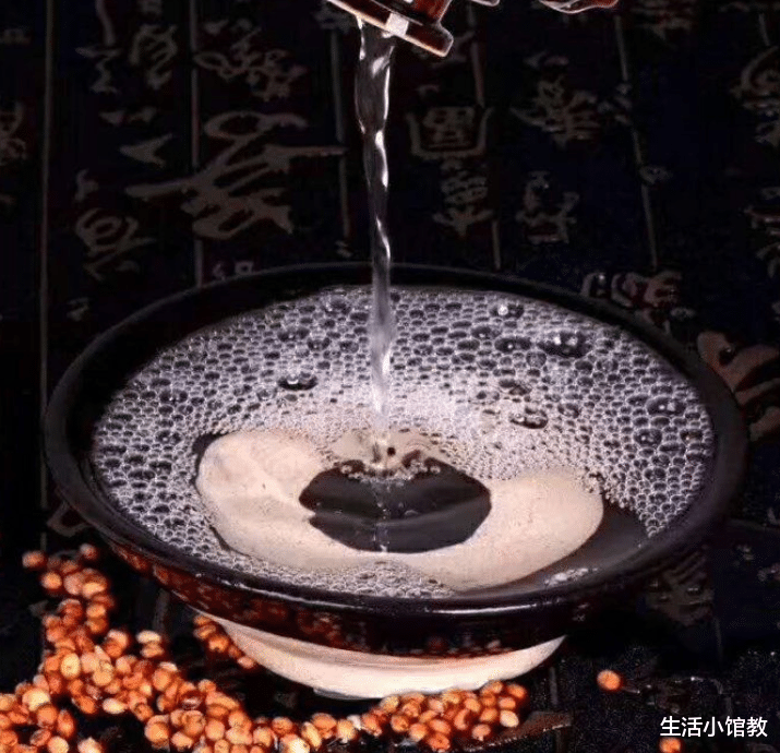 农村那些“晚餐喝上2两酒”的人,如今是否还健在?现在看还不晚