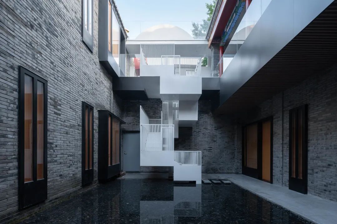 新与旧的穿插对话-北锣鼓巷91号四合院改造设计 / 介介工作室