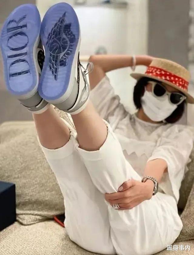 明星|60万的菜刀，百万纱裙，2亿零花钱，这些明星的奢侈生活，真魔幻