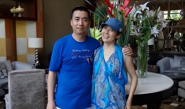 范明|范明：闪婚娶大6岁离异女富豪，把继子当亲儿子养，如今儿女双全