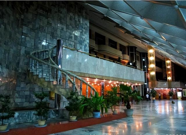 旅游业|网友去朝鲜旅游，三百块一晚住什么样的酒店？