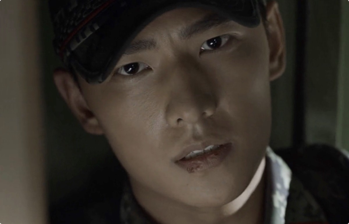 特战荣耀|《特战荣耀》演员打了多少“浓妆”男明星的脸?给你看看啥叫男人