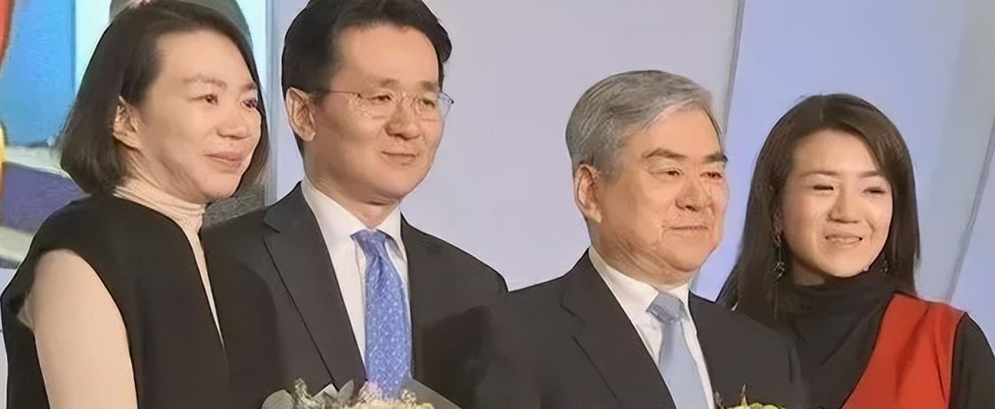 因为一袋坚果，让航班返航，还要求道歉？财阀千金赵显娥有多狂？