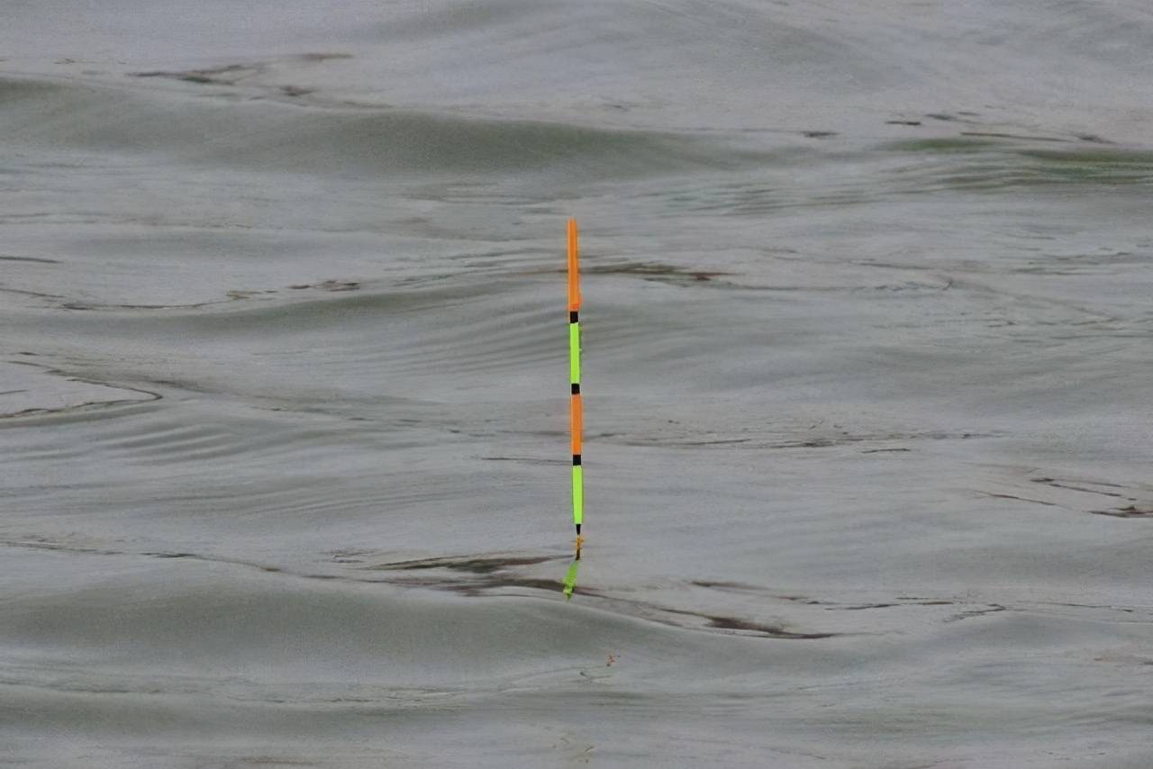 饵料|野钓调漂很简单，教你三种快速调漂法，大师也这么调！