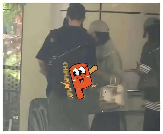 张雨绮|张雨绮带龙凤胎用餐，饭后将俩娃给保姆照顾，自己跟疑似新欢离开