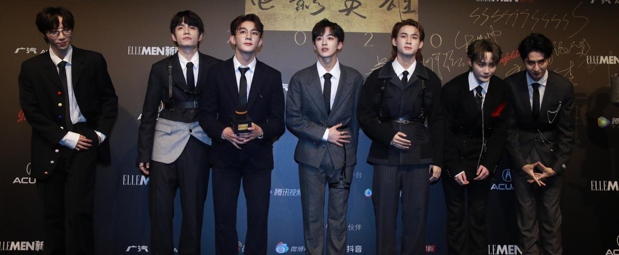 姚琛|无人受伤的世界达成了！大姐刘敏涛车内和男友接吻，姚琛秒速辟谣