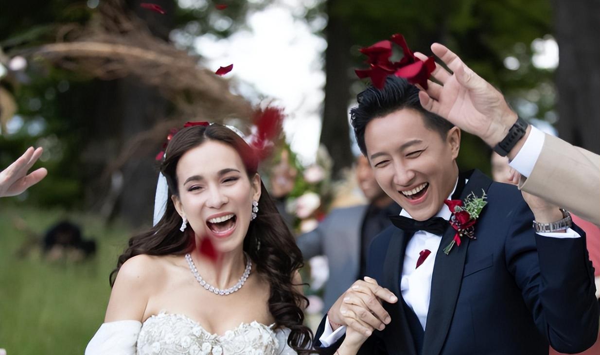 卢靖姗|韩庚卢靖姗幸福得女!晒一家三口甜蜜合照,妻子产后状态极好