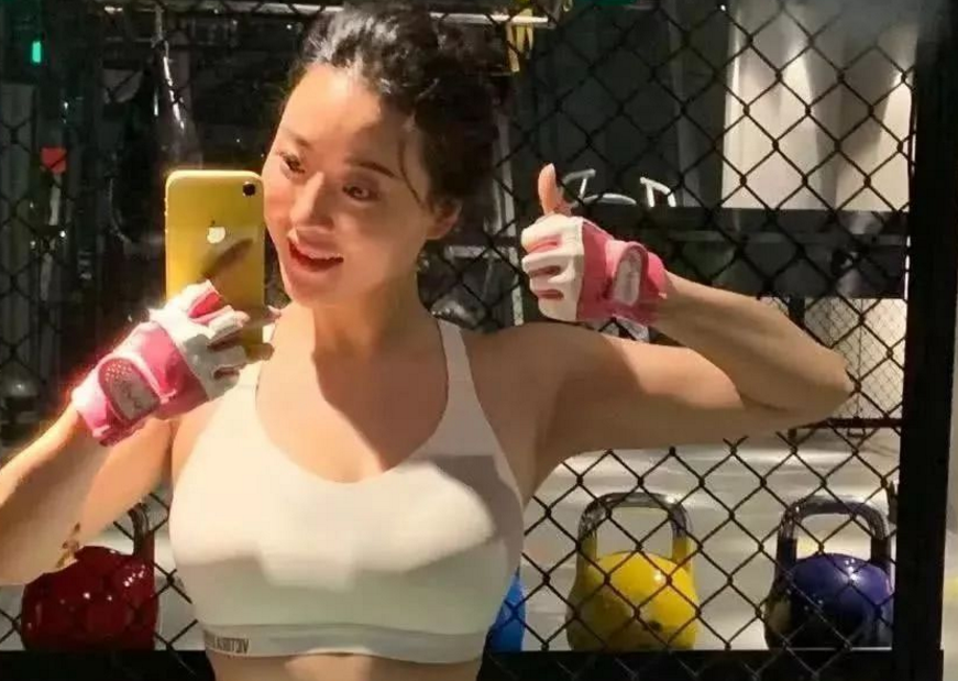 蒋聘婷|因刘强东走红,国外住着豪宅生活奢靡,魔鬼身材柳岩都自愧不如