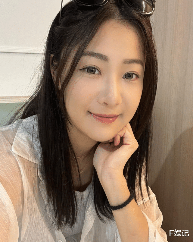 朱智贤|TVB偷食小花朱智贤自拍照与上节目样貌差别大 不少网友质疑其整容