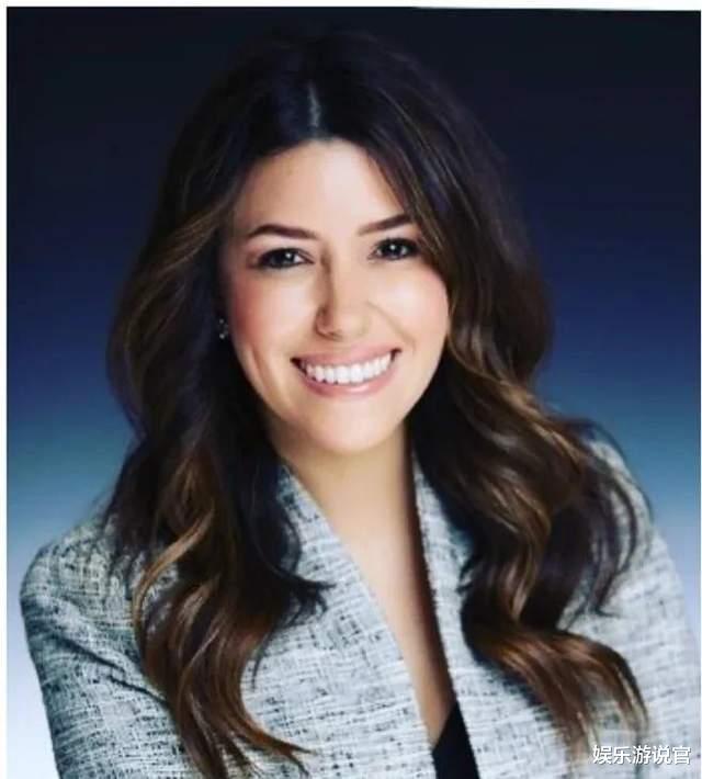 约翰尼·德普|德普37岁美女律师的高管男友现身，比杰克船长更帅更有型，粉丝CP梦碎