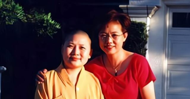 李娜|歌手李娜：不顾母亲流泪劝阻，34岁削发为尼，如今怎样了？