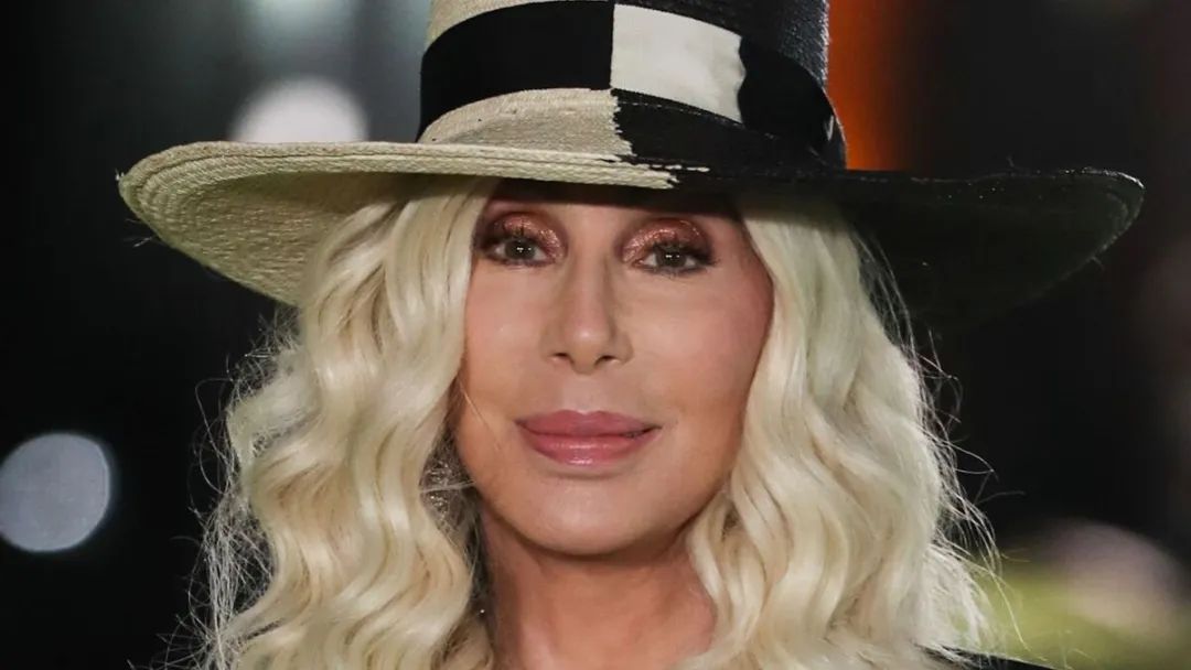 詹妮弗·洛佩兹|詹妮弗·洛佩兹大婚，全果品牌海报惊现洛杉矶日落大道