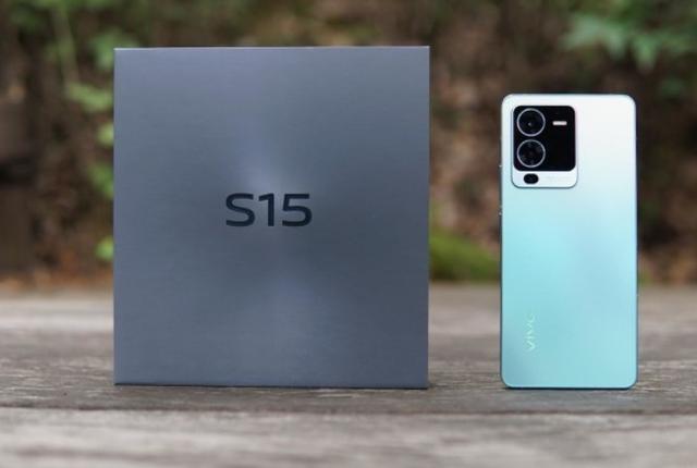 华为荣耀|价格相同，荣耀80对比vivo S15，为什么我会选择vivo S15？