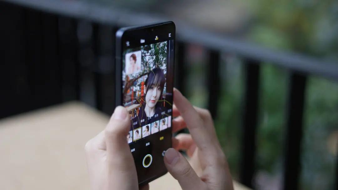 摄像头|打破女性手机的偏见！vivo S12体验：性能够用的自拍神器！