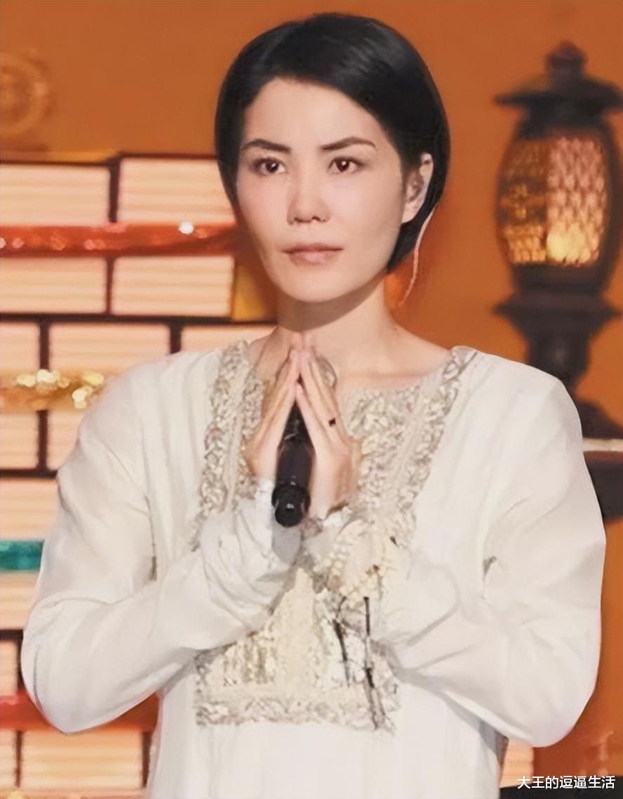 西藏|王菲：似乎把爱情看淡了，每次彷徨时，就会前往西藏，虔心拜佛