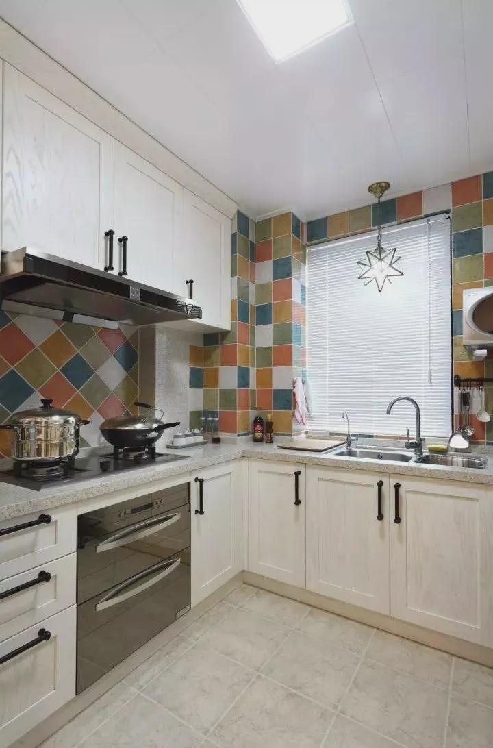 厨房台面你家一般选哪种？千万别选这种，用不到几年就要换！