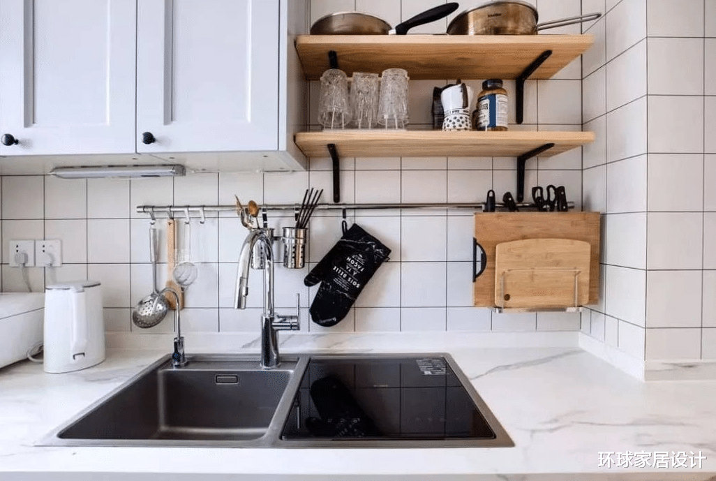 家里不宽裕,厨房别跟风做这4个设计,不光是花钱,关键是不实用