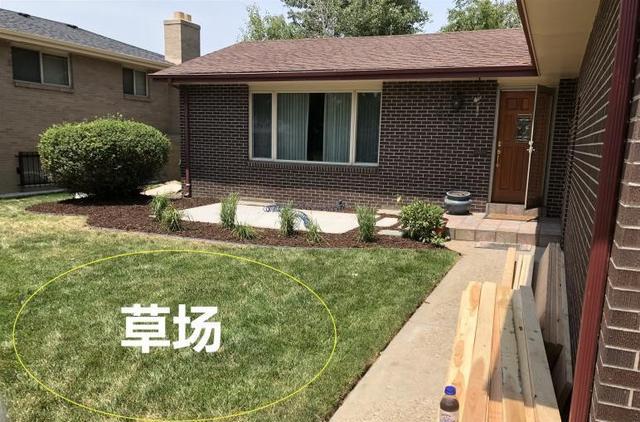 分出小院6空间,用1.2m木板花坛围起来,打造庭院休闲角,惬意