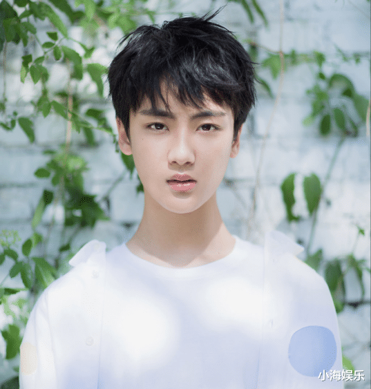 迪丽热巴|多位明星为高考加油：肖战唱歌，谭松韵送字，迪丽热巴最有寓意