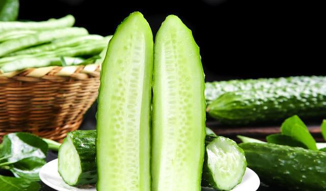 春季,猪肉牛肉靠边站,多吃“5菜2果”,营养祛肝火,越吃越精神