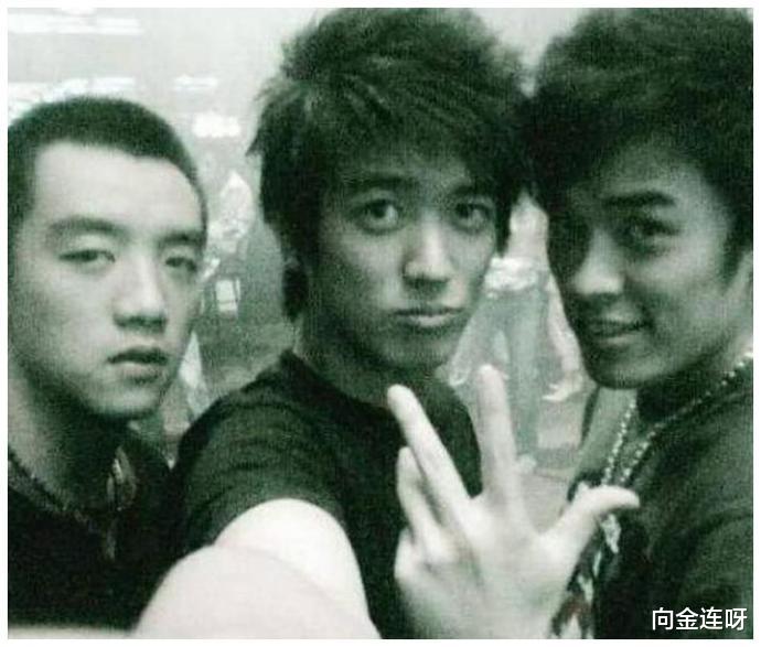 陈赫|陈赫大学宿舍4个人,3个人混成一线巨星,为何唯独他不温不火?