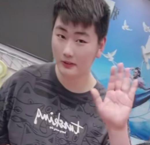 陈亚男|贼心不死？陈亚男过年要去给大衣哥拜年，昔日同事再曝猛料