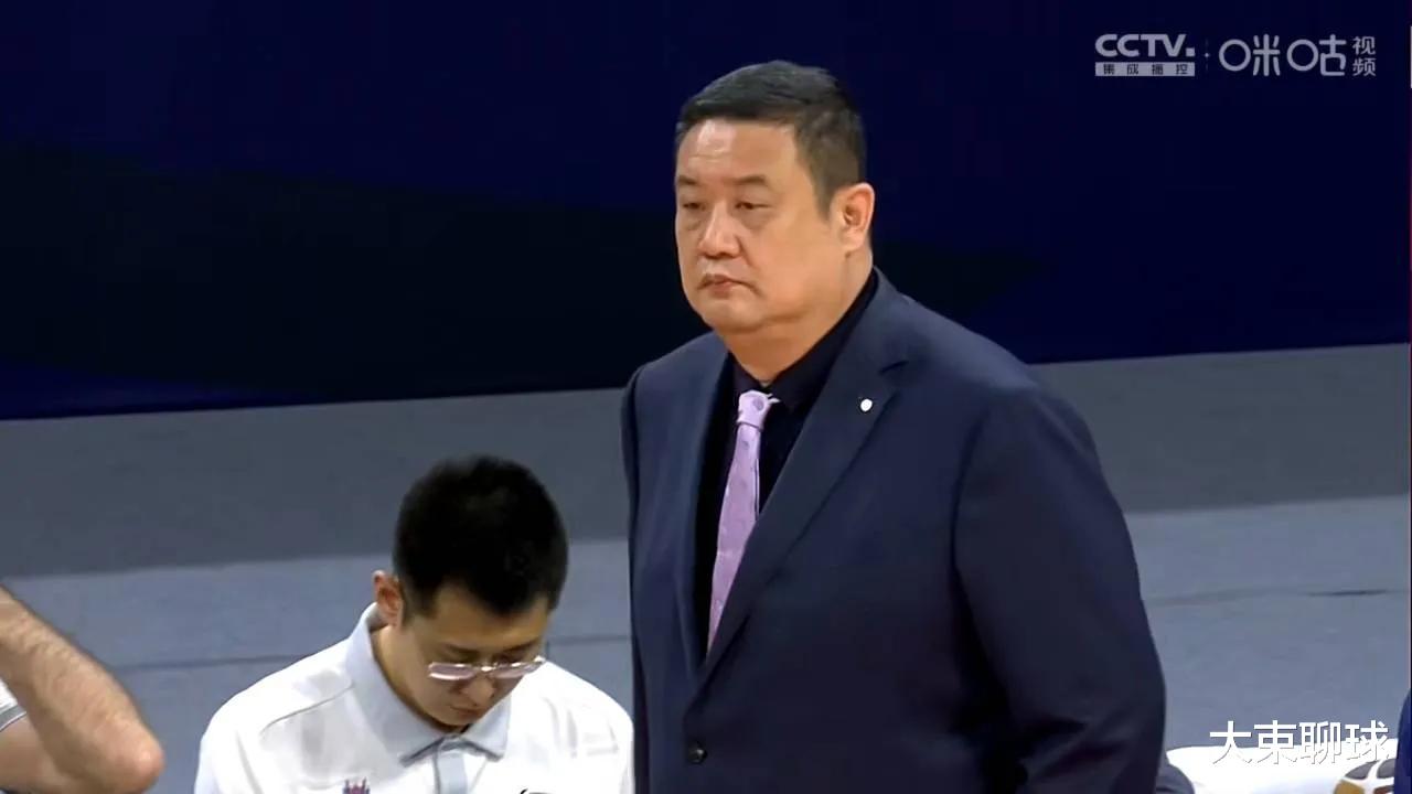 山东男篮|12进8遭横扫，山东男篮终于结束挣扎赛季，三大功臣必将离队