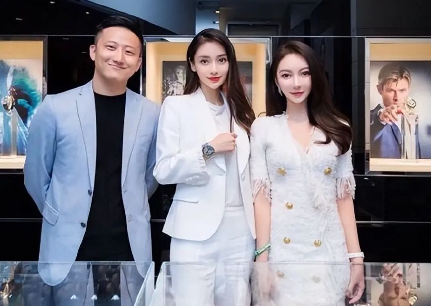 黄晓明|叶珂黄晓明疑似同居，女方住进价值上亿豪宅，厨房做饭如同女主人