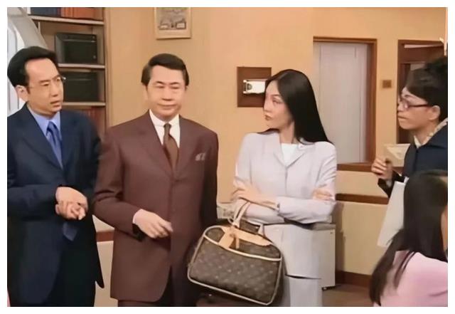 |满脸疲惫的杨幂，这次不灵了？