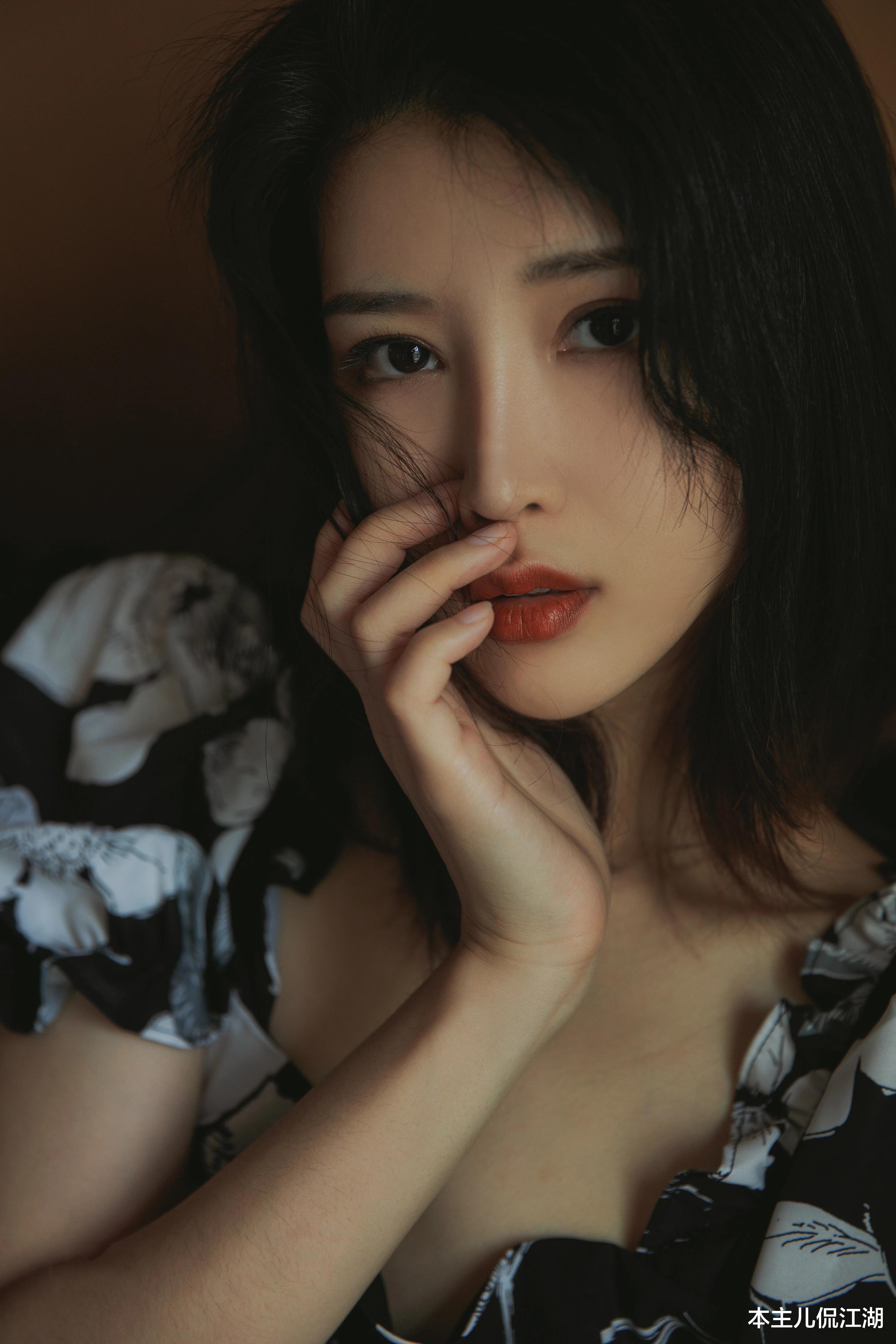 刘之冰|刘之冰继女奚望：结婚前继父心疼的睡不着，婚礼上泪洒现场