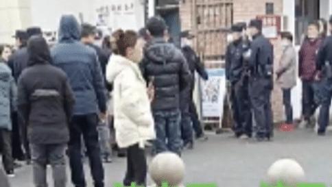 胡鑫宇案还不清不楚，德爱中学昨晚又有学生跳楼