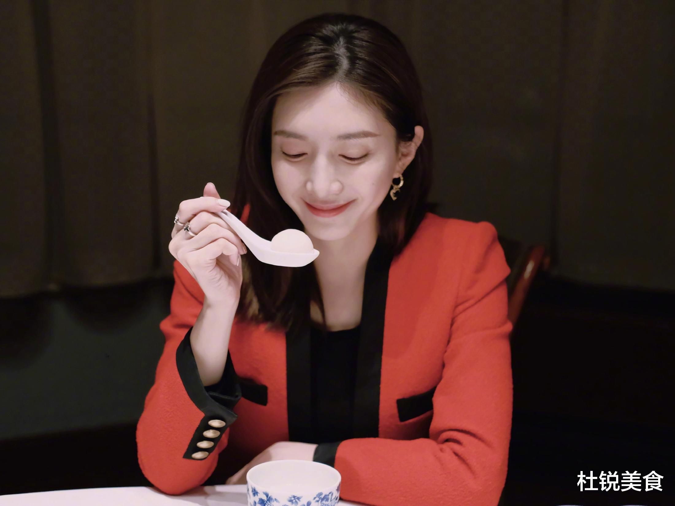 黄晓明|同样晒汤圆:黄晓明蒋欣搞笑,刘恺威华晨宇简约,王丽坤有仪式感