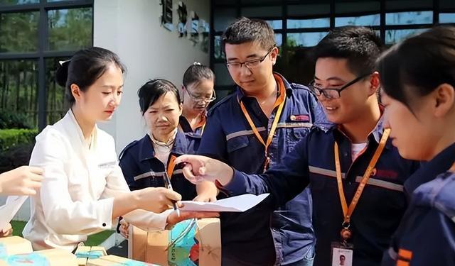 高考志愿|不因停工影响收入的4个职业，看完才知道，原来学历真的很有用