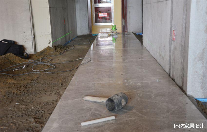 瓷砖干铺、湿铺到底有何差别?家里装修时,选择哪种更合适?