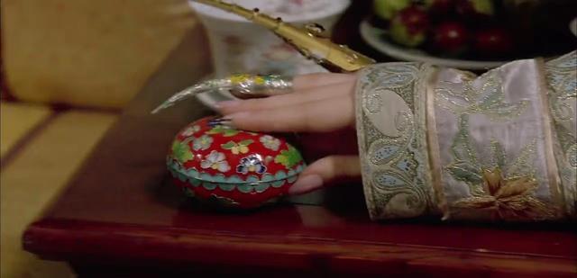 甄嬛|曹贵人留着那盒蜜合香，并不是贪那盒香料名贵，而是另有用途