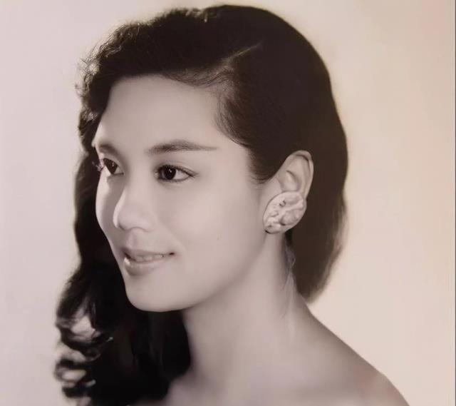 郭秀云|突传死讯！香港知名粤语片女星嘉玲因病离世，和丈夫移居泰国多年