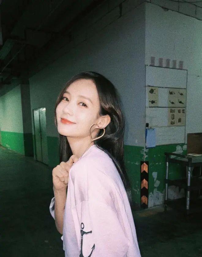 李一桐|被传绯闻的李一桐，看来是真红了