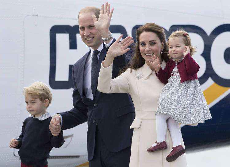 威廉王子要携家搬离白金汉宫,凯特倔强自我延续戴安娜与王室之战