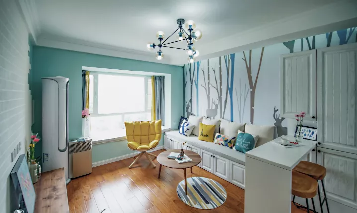 小户型客厅怎么设计才显大?这样做,沙发茶几一样都不缺!