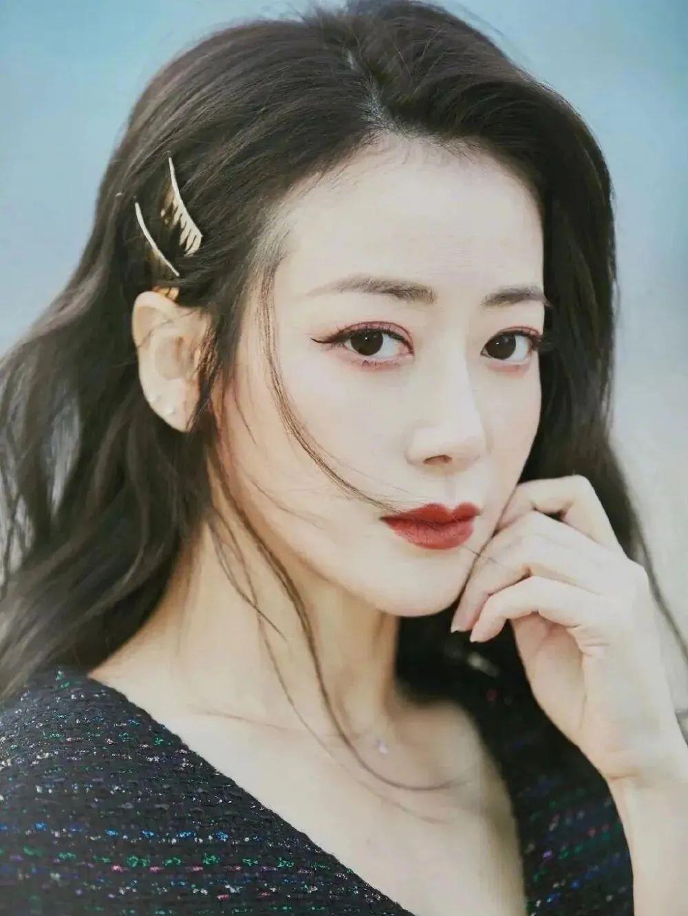 陈紫函|第一渣女复出！艳压AB，曾是整容模板：还被小9岁高富帅宠上天