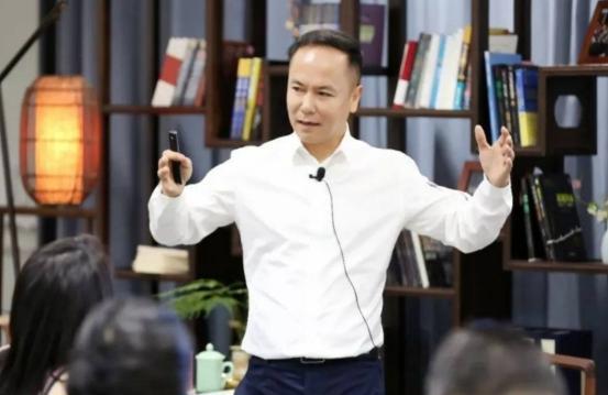 阿里巴巴|浙江商人沈国军，和马云称兄道弟，还娶比自己小20岁女明星