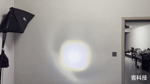 驴友|纳拓户外12合1雷鸣手机！多种氛围灯模式，钓鱼爱好者的必备之物