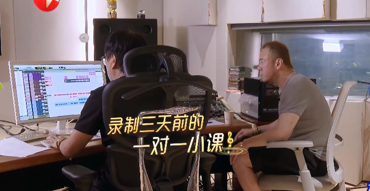 马嘉祺|杨坤兑现承诺，带着马嘉祺玩硬核摇滚，缺少默契有点好笑