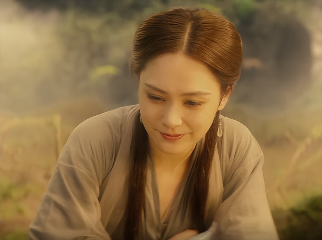 阿娇|阿娇饰演小青的海报引关注，网友：珠玉在前，真不是美就行了