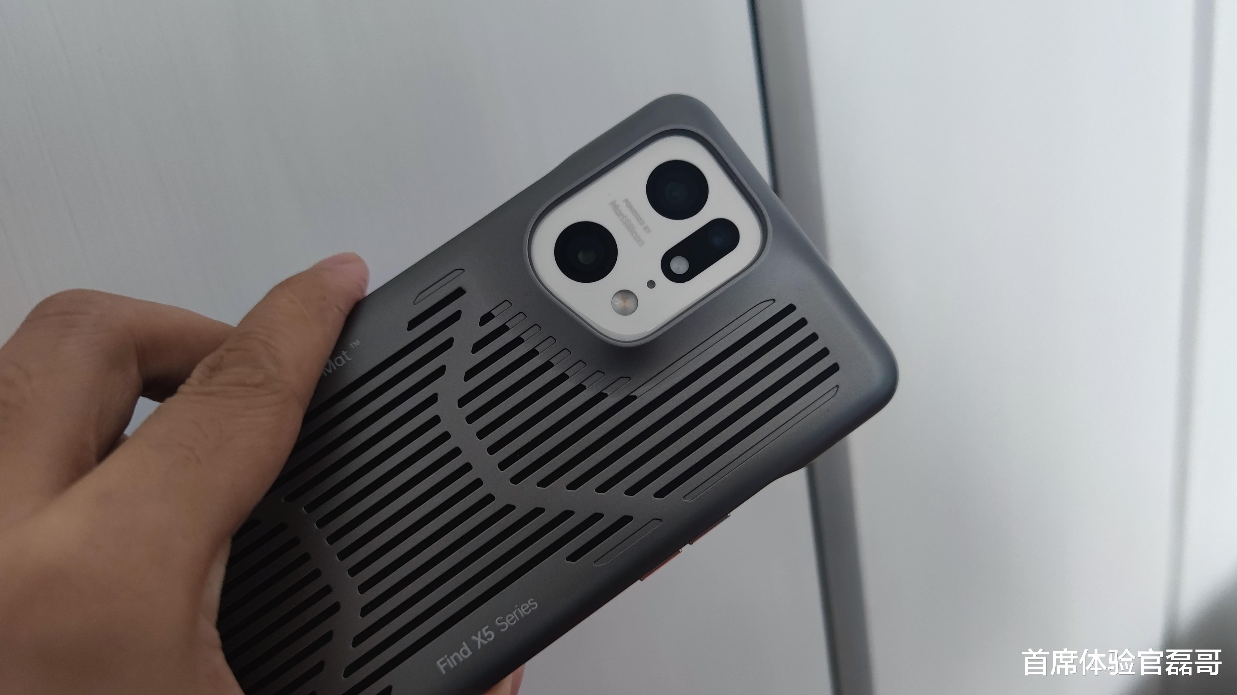 商务笔记本|公司小姐姐买了一部新手机,竟然不是意料中的iPhone 13 Pro