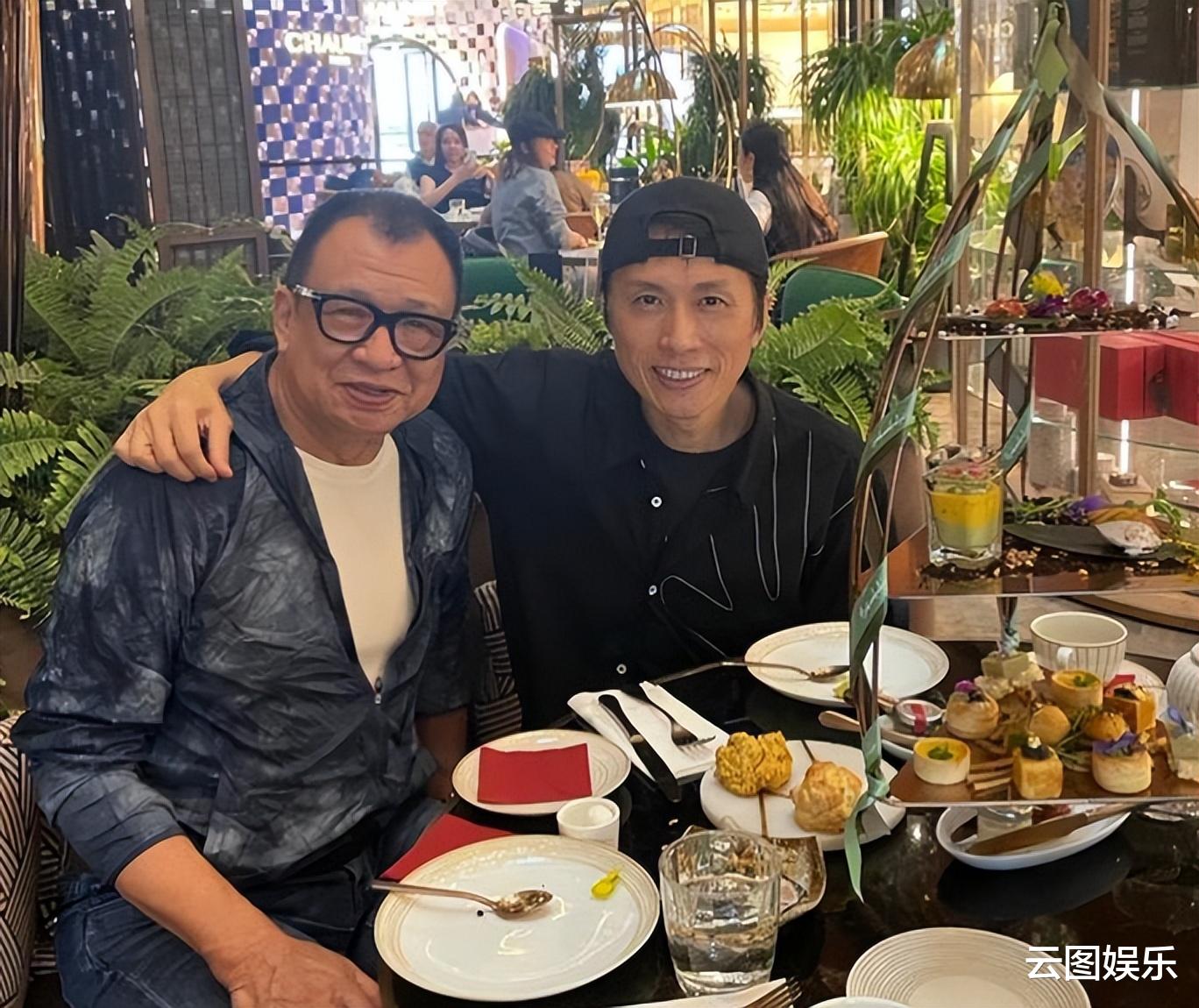 许绍雄|许绍雄一家移民新加坡,久违回国宣布卖蛋糕,众星现身支持太热闹