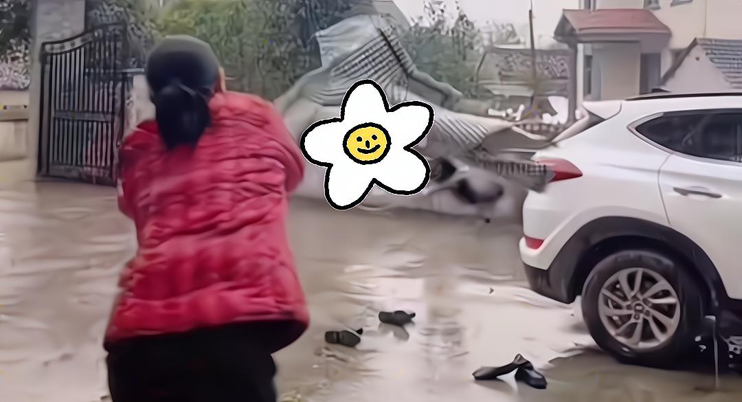 饺子 儿媳爱打扮被婆婆指责不学好，想要出门被阻拦：花枝招展给谁看